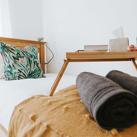 Female Guests Cosy Room Preston City Centre Экстерьер фото