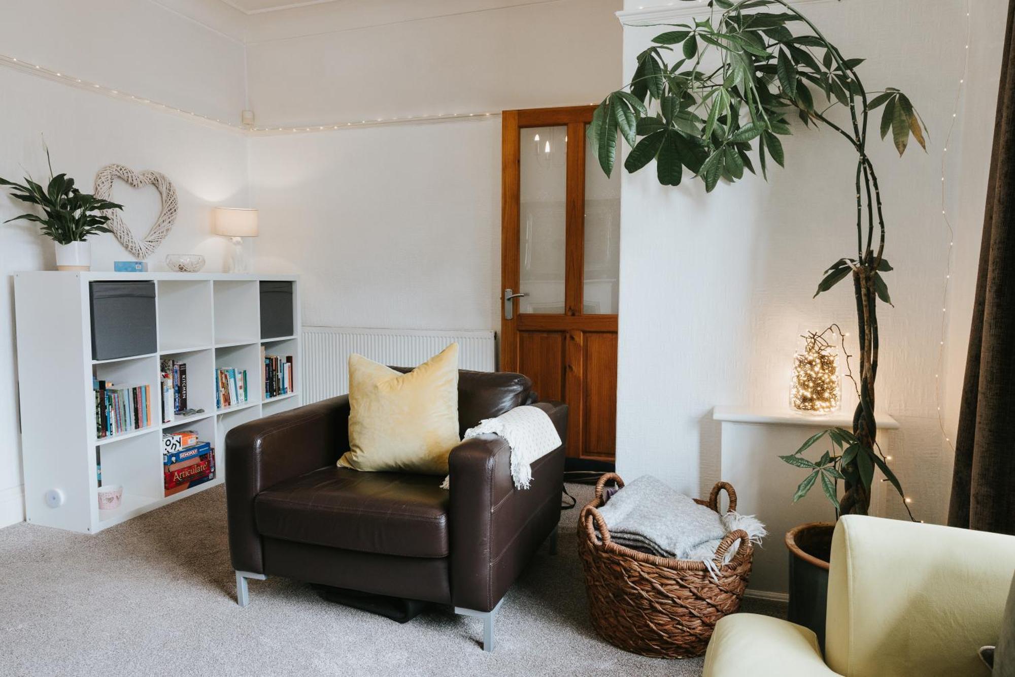 Female Guests Cosy Room Preston City Centre Экстерьер фото